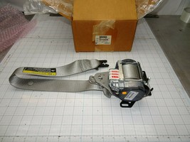 GM 19149498 Seat Belt Retractor Assembly Right RH  OEM NOS General Motors - $136.40