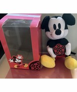 Mickey Mouse Nissan retro plush box - $446.09 MXN
