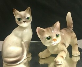 2 vintage porcelain cats resemble Siamese &amp; Balinese green eyes mad in Japan - £10.17 GBP