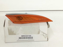 New OEM Genuine Mitsubishi Turn Signal Light 2004 Diamante MR930748 RH f... - £23.33 GBP