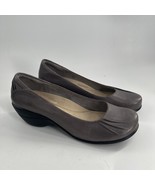 Hush Puppies Shoes Womens US 8 EU 39 Gray Leather Slip On Low Wedge Heel - $18.50