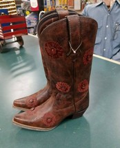 Durango Crush Floral Embroidered Western Boot Size 7W - $75.99