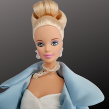 SERENADE IN SATIN BARBIE Couture 2nd Limited Edition #17572 Mattel 1996 image 2