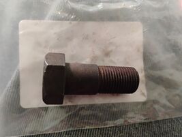 531238R1 Bolt Fits International 766 786 986 1066 1086 1468 1486 1566 +T... - $9.89