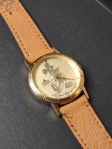 Beat Up Vintage Mickey Mouse Lorus Watch - £39.96 GBP