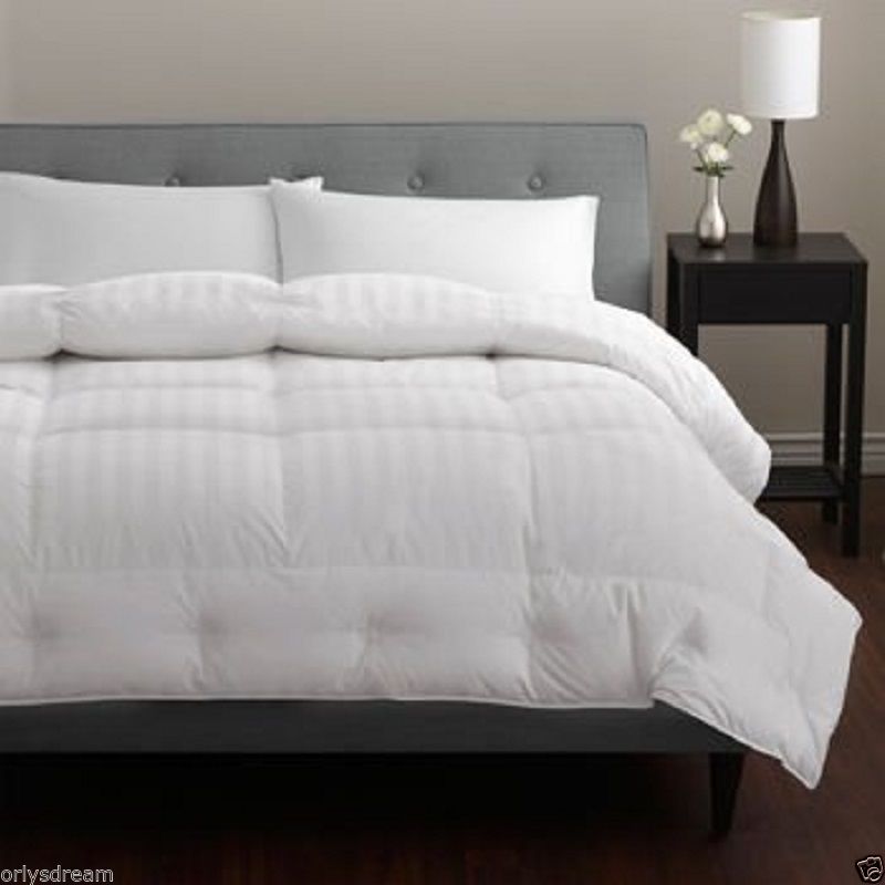 Hotel Grand Luxury Year Round Oversized Down Comforter Queen/Full 90"x98" - NEW - $221.37