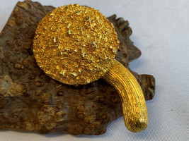Vtg Vans Authentic 2614 Mushroom Brooch Fashion Jewelry Goldtone Pin - £23.67 GBP