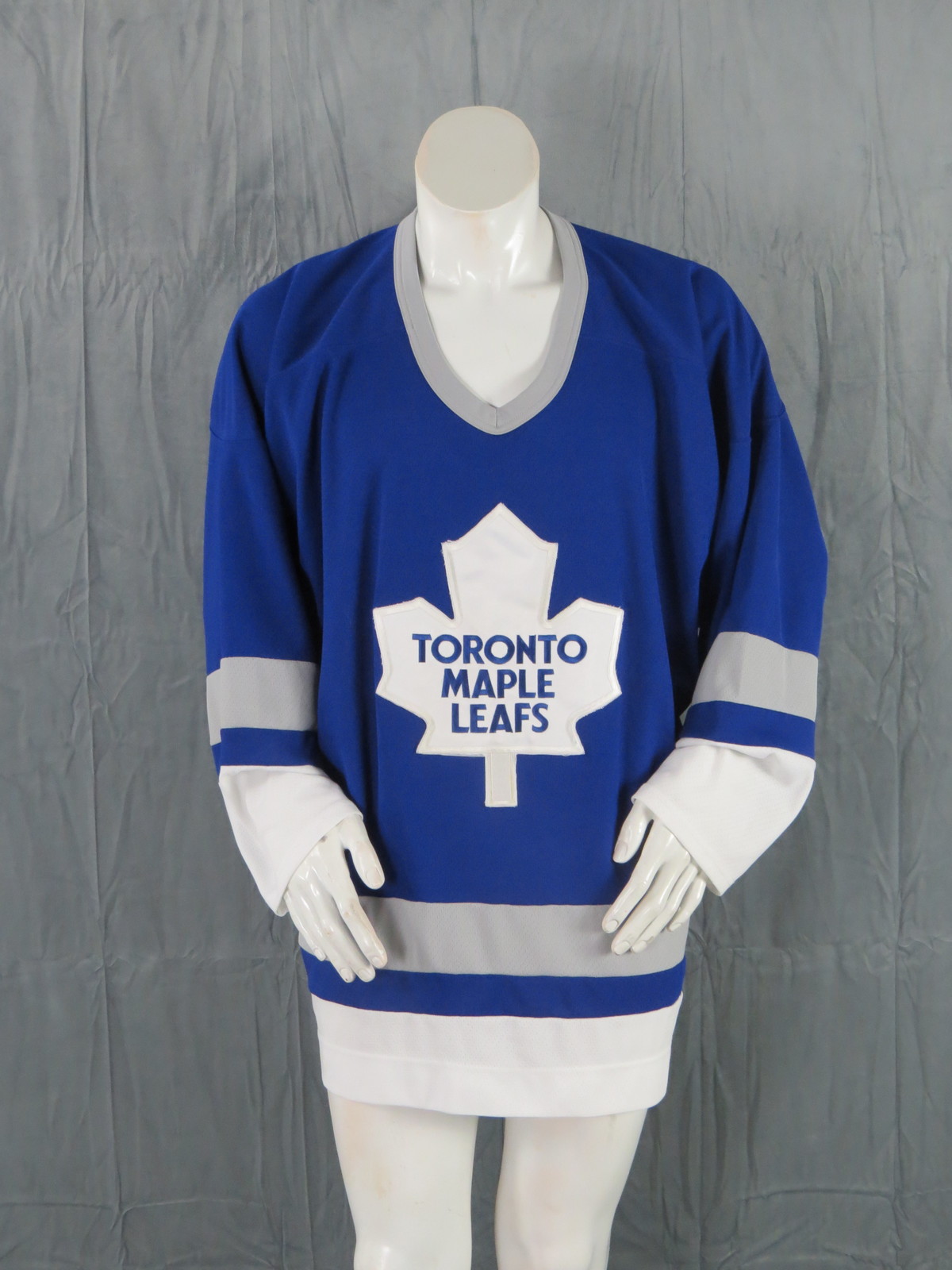 Tornoto Maple Leafs Jersey (Retro) - Early 2000s Away Jersey by CCM - Men's XL - $65.00