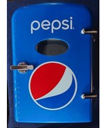 Pepsi Retro Mini Fridge with Chrome Pull Handle &amp; Silver Hinges - 6-Can ... - €28,52 EUR