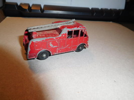MATCHBOX LESNEY #9 MERRYWEATHER MARQUIS SERIES III FIRE ENGINE RED - £51.83 GBP