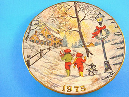 Gorham Fine China Christmas Plate 8.5&quot; Dom Mingolla 1975 - $10.39