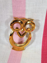Charming Vintage Gold Big Eyed Owl Design Pin Back Brooch - $12.00