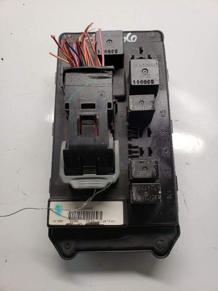 Chassis ECM Power Supply Includes Fuse Box Fits 06 COMMANDER 1292142 Item image 10