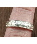 Vtg Solid .925 Sterling Silver Floral Etched Band Ring Scroll Design Gift - $25.25