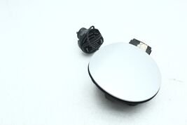 2006-2009 VOLKSWAGEN GOLF RABBIT FUEL FILLER DOOR ASSEMBLY WITH GAS CAP H1699 image 2