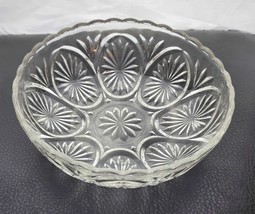 Vintage Anchor Hocking Medallion Serving Bowl 8&quot; Clear Glass 1960s Piece SBFC8 - £14.67 GBP