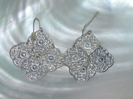 Estate Lightweight Lacey Silvertone Medallion Dangle Earrings for Pierced Ears – - £6.78 GBP