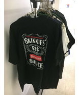 SKINNIES HOOKED ON DA SAUCE Mens T-Shirt Short Sleeve Street Racing BLAC... - $476.67 MXN
