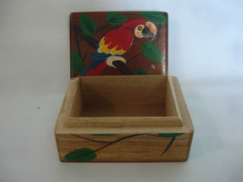 Collectible Wooden Wood Trinket Jewelry Box Parrot Bird Colorful - £24.08 GBP