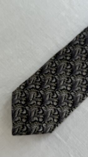 Guy Laroche Diffusion Men’s Silk Necktie Black Gray &amp; White Floral Silk Tie - $14.82