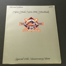 VTG New York Mets Official Yearbook 1986 Revised Edition 25th Anniversar... - $525.21 MXN
