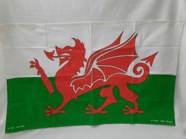 1981 Vista Red Dragon of Wales Tea Towel Welsh Flag 100% Cotton Made In ... - $15.79
