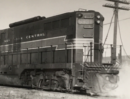 New York Central Railroad NYC #5931 Electromotive Train B&amp;W Photograph 1960 - £7.46 GBP