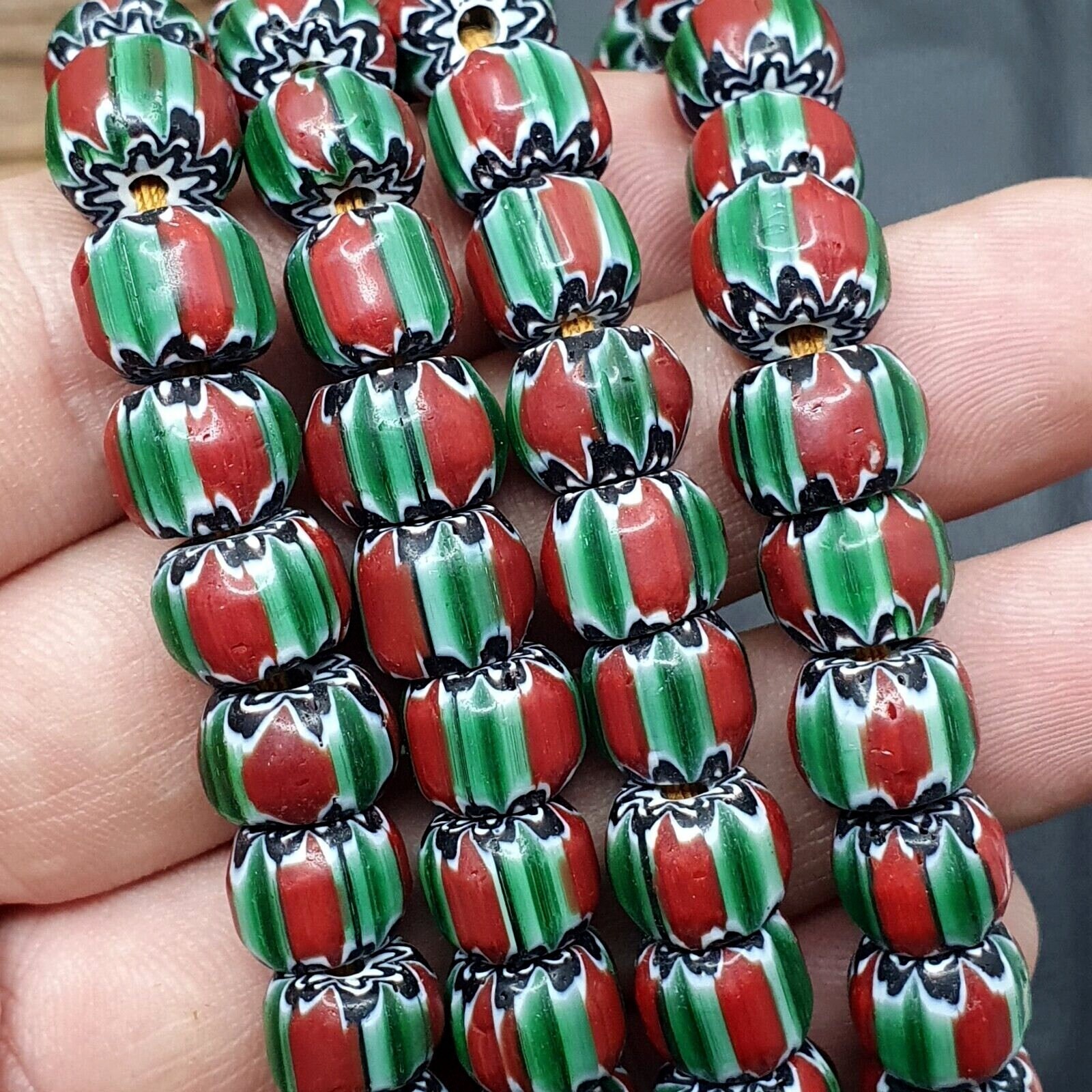 Impresionantes galones de sandía estilo veneciano cuentas hebra 10mm - $41.87