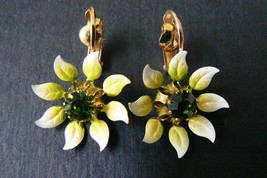 Vtg Austria Yellow Enamel On Metal Green Flower Clip On Earrings - £19.88 GBP