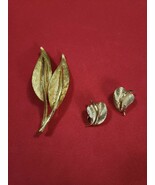 Vtg Signed BSK Double Leaf Leaves Brooch Brushed Gold Tone W/ Clip Earri... - $42.37 CAD