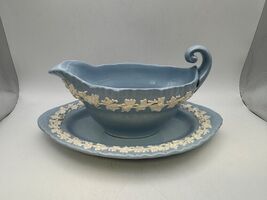 Wedgwood Queensware Cream Color on Lavender Shell Edge Gravy Boat &amp; Unde... - $89.99