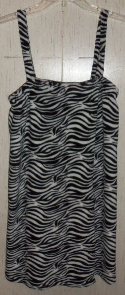 EXCELLENT WOMANS ZEBRA PRINT PLUSH COVERUP / ROBE  SIZE M/L - $23.33