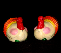Vintage Hen And Tom Turkey Pottery  1950s Salt and Pepper Shakers - £9.33 GBP