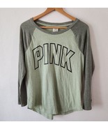 Victoria’s Secret PINK Campus Baseball Tee 3/4 Sleeve Green Sz Medium - $312.74 MXN