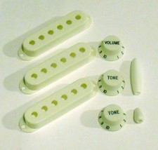 Set of Three Pickup Covers, Knobs, Switch &amp; Trem Tips for Fender Stratoc... - $375.28 MXN