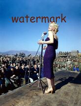 MARILYN MONROE SINGING TO THE TROOPS PUBLICITY PHOTO PRINT 8 X 10 - $12.49 CAD