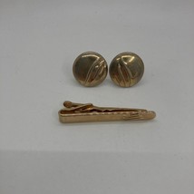 Vintage Swank Cuff Links Tie Bar Clip Set Gold Tone Round Embossed Wave Signed - £7.42 GBP