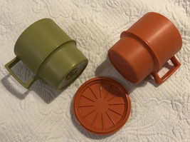 3 pc. Vintage Tupperware 2 Coffee Cups Mugs + 1 Coaster Harvest Org Grn #1312-3 - $17.61