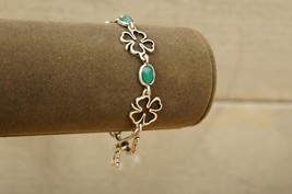 Four Leaf Clover St Patrick&#39;s Day Silver Tone Green Costume Jewelry Bracelet 8&quot; - £15.78 GBP