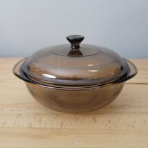 Vintage PYREX Amber Brown Glass Round 1.5 L Casserole Baking Dish With L... - $12.86