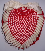 Vintage Victorian Satin Red Crochet Shaped Bed Throw Pillow - $190.20 MXN