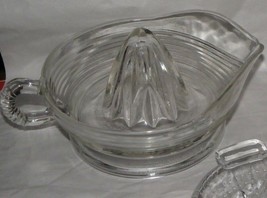 Vintage Retro Large Ringed Clear Glass Hand Reamer Juicer With Handle and Spout - £7.77 GBP