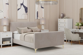 Baker California King Platform Bed - $17,494.58 MXN