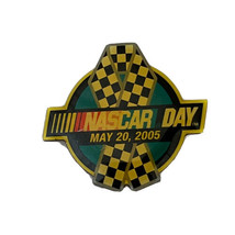 2005 NASCAR Day Official Auto Racing Race Car Lapel Pin Pinback - £3.94 GBP