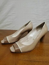 Bruno Magli Beige Two Tone Leather Peep Toe Heels Pumps Shoes Size 8.5 V... - $36.42