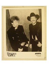 Brooks &amp; Dunn Presser Kit and a Photo-
show original title

Original TextBroo... - £21.32 GBP