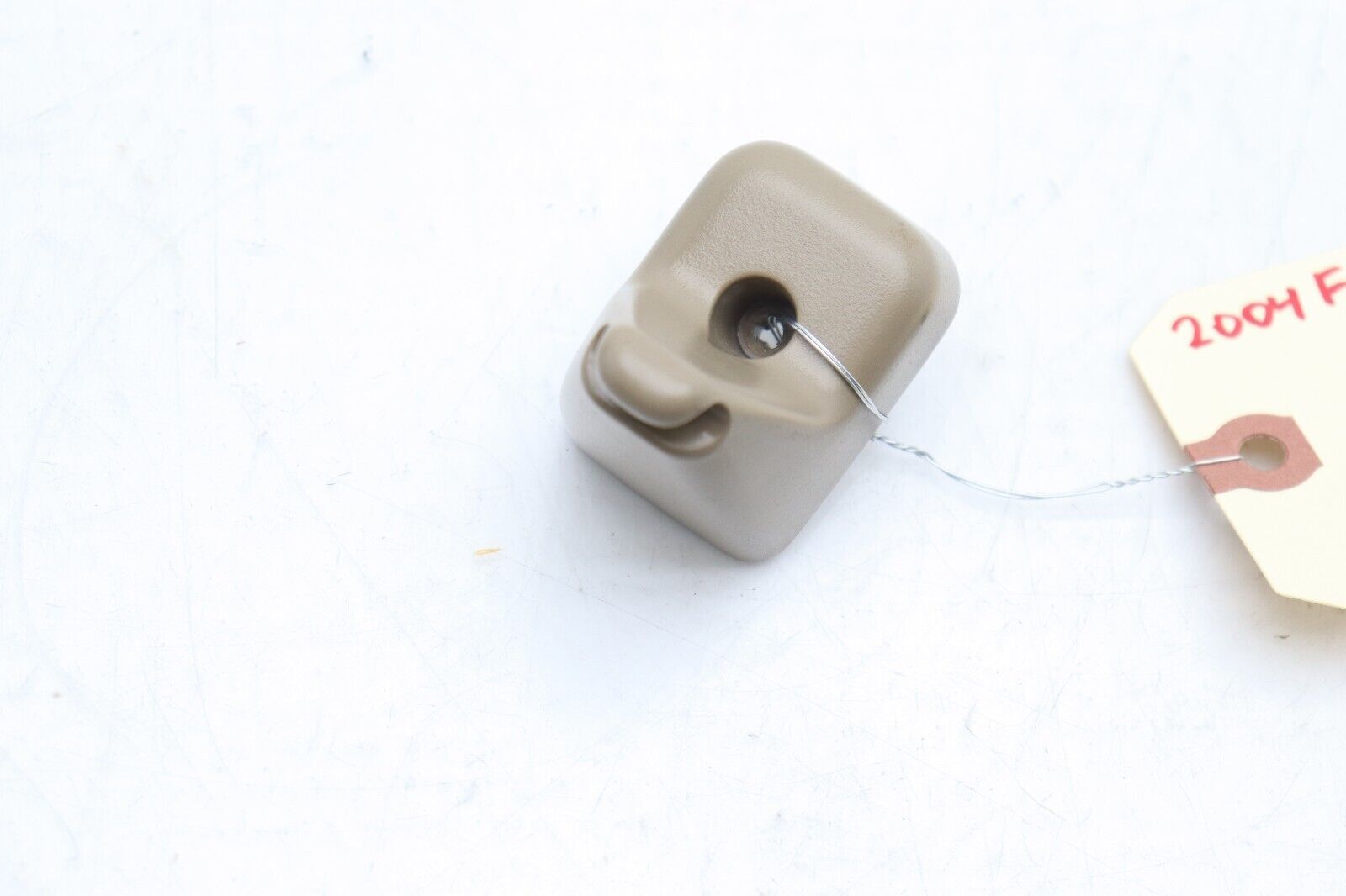 02-04 FORD F-350 SD SUN VISOR BRACKET TAN E0607 - $34.36