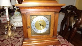 Vintage Howard Miller Chime Mantel Clock Large Side Windows Works Great! - £811.09 GBP