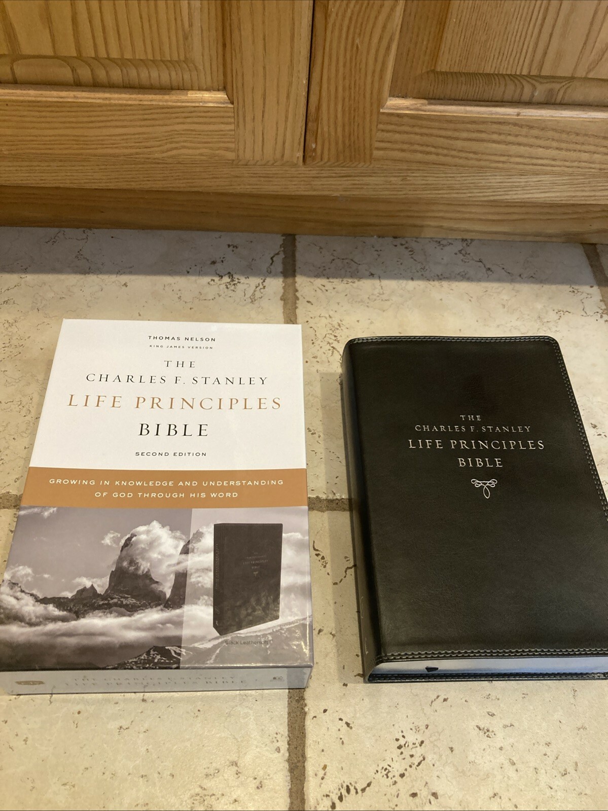 KJV, Charles F. Stanley Life Principles Bible, 2nd Edition BLACK