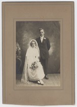 Antique1913 Large Cabinet ID&#39;d Card Beautiful Wedding Couple With Bouquete - £12.47 GBP